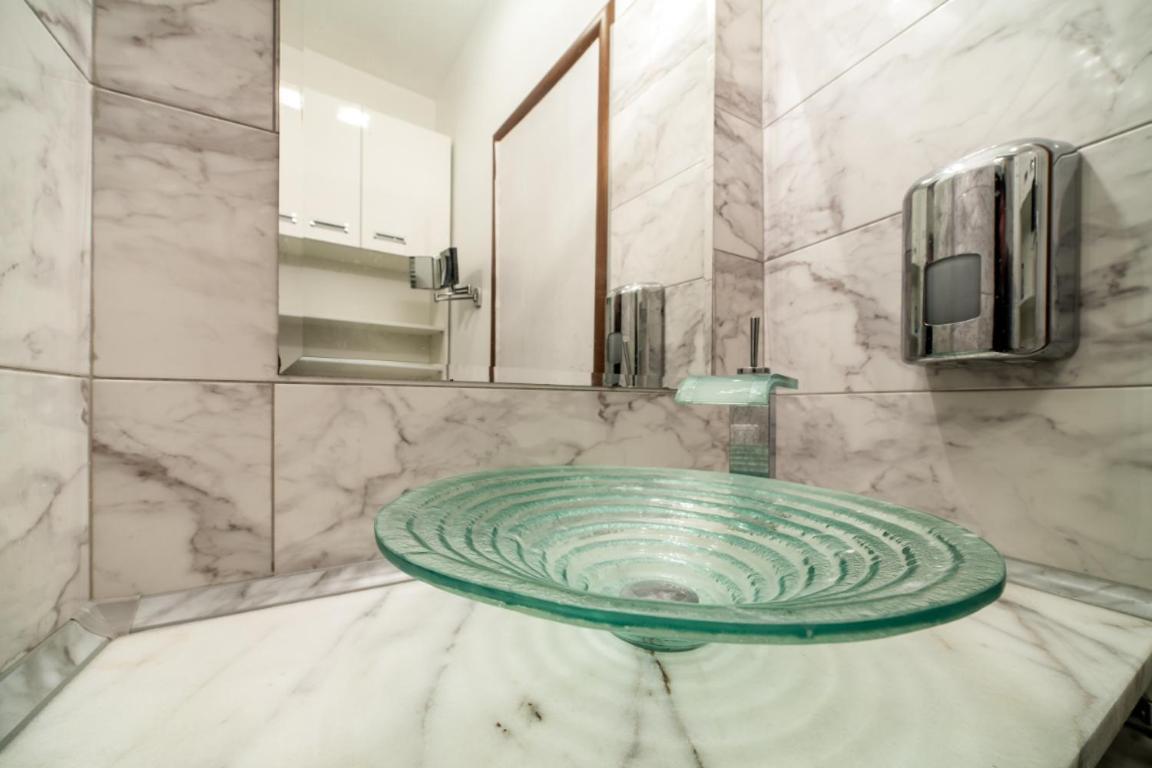 Sova Apartment Lviv Сenter Сity מראה חיצוני תמונה
